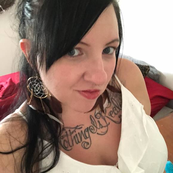 Meet your Posher, Lizzie - Picture 1 of 1